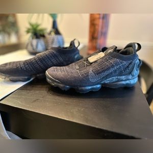 Nike Vapormax 2020 Flynit, women’s size 11.5, color black/grey